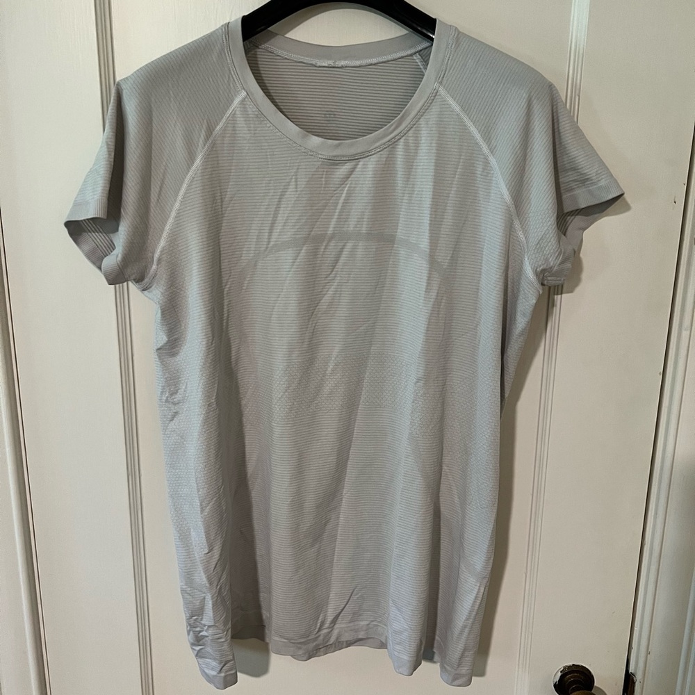 Lululemon white workouts tee
